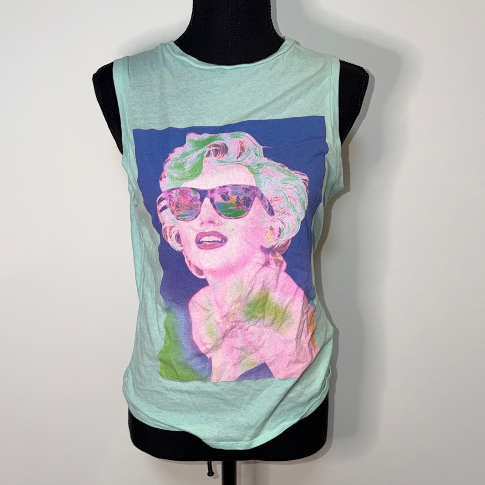 Marilyn Monroe Graphic Mint Sleeveless Women’s Top with Pink Pop-Art Print